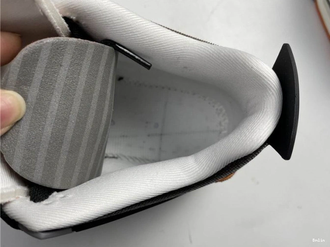 Boostmaster lin Air 4 Jordan CW7183-100 Retro Starfish (W) 0815